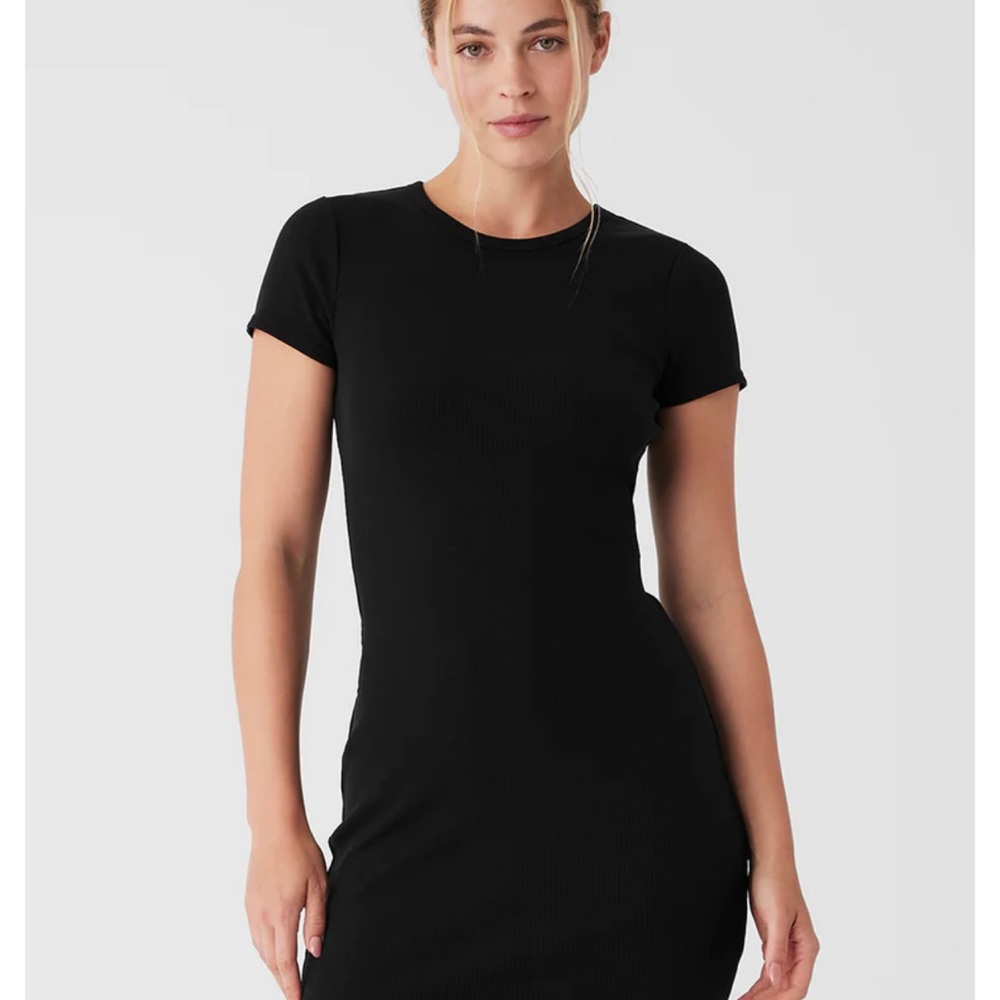 ALO Goddess Ribbed Short Sleeve Dress